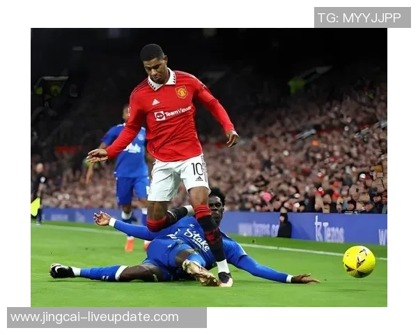 足总杯精彩对决拜仁狂胜里昂上演帽子戏法引爆全场激情